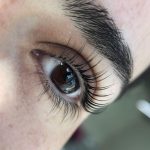 Die besten Wimpernlifting- und Laminierungssets für die Anwendung zu Hause